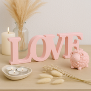 LOVE Schriftzug – Handgefertigte Deko in Wunschfarbe